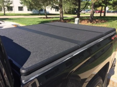 Cubierta rígida plegable sólida Extang 83450 2,0 para plataforma de camión 14-19 Silverado 1500 Foto 1 de 4