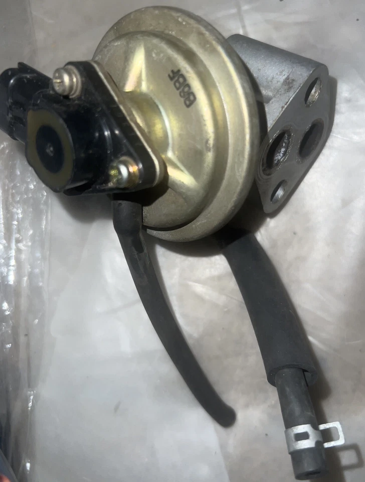 VÁLVULA MAZDA 323 EGR USADA. Original OEM. K5T710. ¡¡Envío gratis!!! Foto 1 de 4