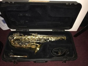 BUNDY II Alto Saxophone - Picture 1 of 9