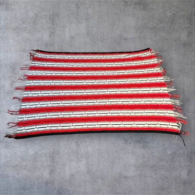 Manta de ganchillo Navajo vintage hecha a mano con diamantes roja blanca gris negra 70x45 Foto 1 de 4