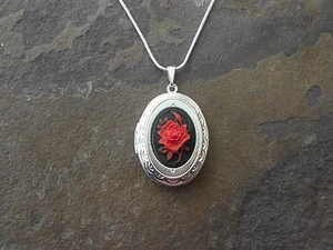 RED ROSE ON BLACK CAMEO SILVER PLATED LOCKET NECKLACE - QUALITY - HANDMADE - Bild 1 von 6