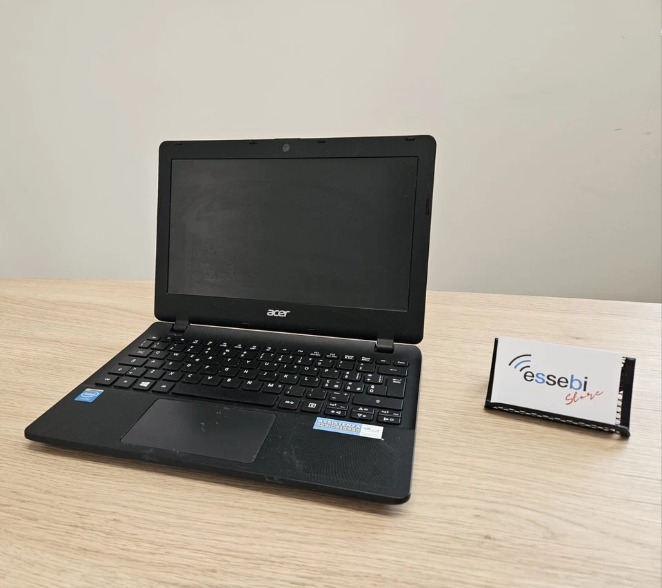 NETBOOK ACER ES1-111 11,6" 2GB 128GB SSD USATO* - Immagine 1 di 1