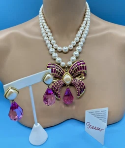 SCAASI Lo último Rosa Estrás Arco Colgante Broche Poste Pendientes Imitación Perla Collar - Imagen 1 de 22