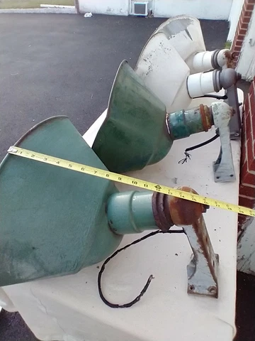 VINTAGE 1930'S-40'S BENJAMIN GREEN 17" INDUSTRIAL PORCELAIN LIGHT SHADE FIXTURE Cover
