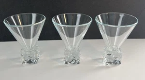 Juego de 3 vasos de martini con vástago de cubo de hielo derretido de 4,75" de alto 6 oz de colección - Imagen 1 de 9