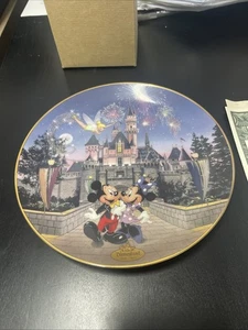 Disneyland 40 Aniversario Castillo de la Bella Durmiente 8” Plato de Coleccionista Bradford - Imagen 1 de 13