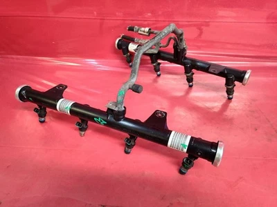 2001-2004 Cadillac Buick GMC Chevy V8 Fuel Injector Rail Set w/ Injectors - Image 1 of 4