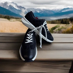 CLARKS women's black trainer size 6 , New Without Box - Picture 1 of 7