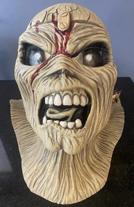 Iron Maiden Bruce Dickinson y Nicko McBrain Firmado Pieza de la Mente Eddie Máscara RARA - Imagen 1 de 5