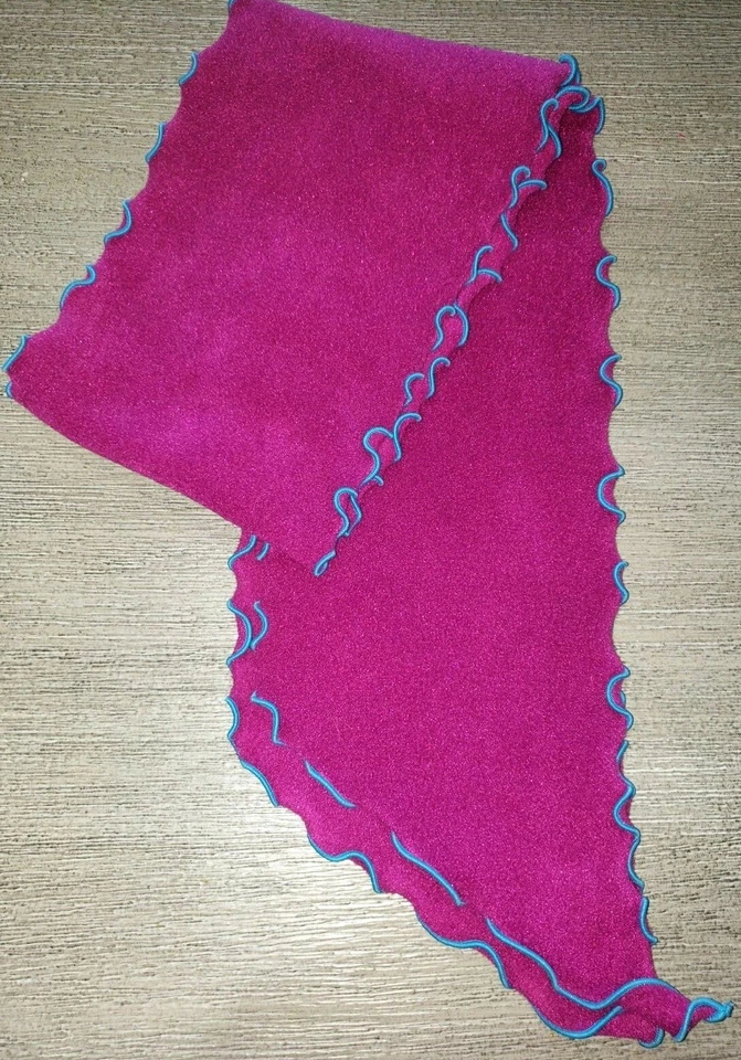 BUFANDA MORADA MUJER VELLÓN AZUL VOLANTES RIBETE EXTREMOS EN ÁNGULO 60 PULGADAS DE LARGO X 7 DE ANCHO Foto 1 de 1