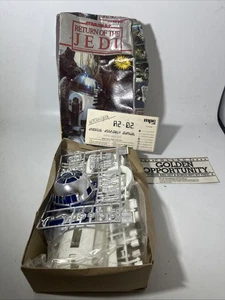 1983 MPC - KIT MODELO STAR WARS RETURN OF THE JEDI R2-D2 con calcomanías caja abollada - Imagen 1 de 2