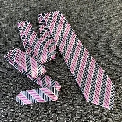 Corbata KENNETH ROBERTS Platino Rosa Negra - Seda Diseñador Geométrico Rayas Foto 1 de 4