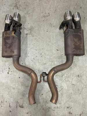 Silenciadores Ford Mustang GT 2015-23 Flowmaster con cuatro puntas 279 Foto 1 de 4