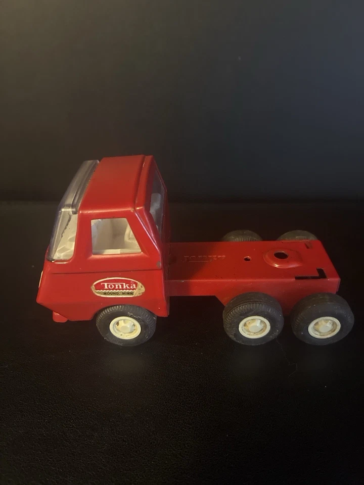 Vintage 1960s Tonka Cab Red Semi Truck Cab Only, Mound Minn USA Pressed Steel - Image 1 of 3