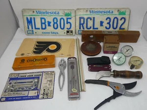 WHOLESALE MIXED LOT VINTAGE TOOLS LEVEL SHARPENING STONE GAUGE LICENSE PLATES - Picture 1 of 6