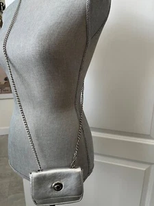 HOBO INTERNATIONAL MINI CONVERTIBLE BELT/SHOULDER/CROSSBODY BAG SILVER LEATHER - Picture 1 of 11