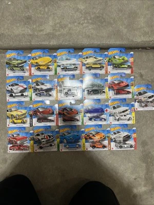 Lot Of 21 Hotwheels Short Cards Nice Mix See Pictures - Image 1 of 4