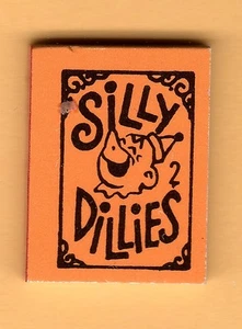 SILLY DILLIES #2 Matte Peach MINI Joke BOOK 1970 VENDING Gumball Prize Charm - Picture 1 of 8