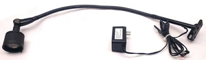 Lámpara Dazor modelo 6930, iluminación halógena con brazo flexible, 118V, 60Hz, bombilla faltante - Imagen 1 de 6