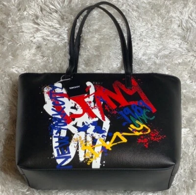 Bolso de Mano Grande Bryant Park DKNY Para Mujer Negro Imitación Cuero y Estampado de Graffiti Nuevo Foto 1 de 4