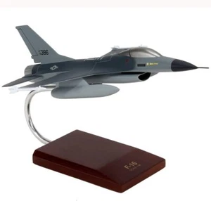 USAF General Dymanics F-16A Falcon Desk Top Display 1/48 Jet Model XX Airplane - Picture 1 of 9