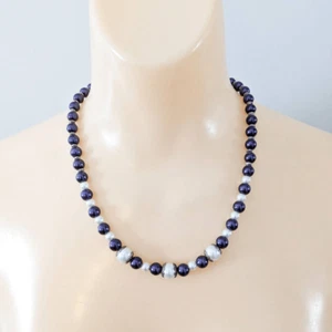 Purple and White Beaded Necklace Costume Jewelry - Picture 1 of 2