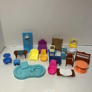 19 Lot Of Assorted Dollhouse Playset Furniture Bed Bath Bed Table Chairs Etc - Picture 1 of 4