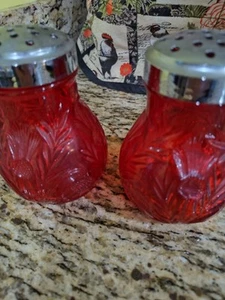MOSSER RUBY RED GLASS INVERTED THISTLE STYLE SALT & PEPPER SHAKERS 4.5" - Picture 1 of 7