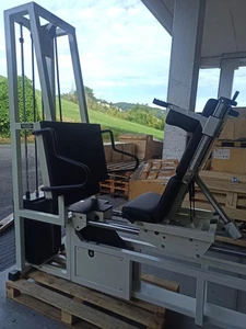 Leg Press usata Technogym. Pacco pesi 400kg. Usato Ricondizionato.  - Foto 1 di 8