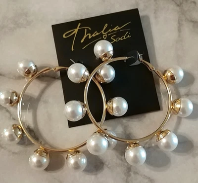 NUEVO CON ETIQUETAS Pendientes de aro Thalia Sodi tono dorado grandes perlas de imitación nuevos con etiqueta Foto 1 de 4