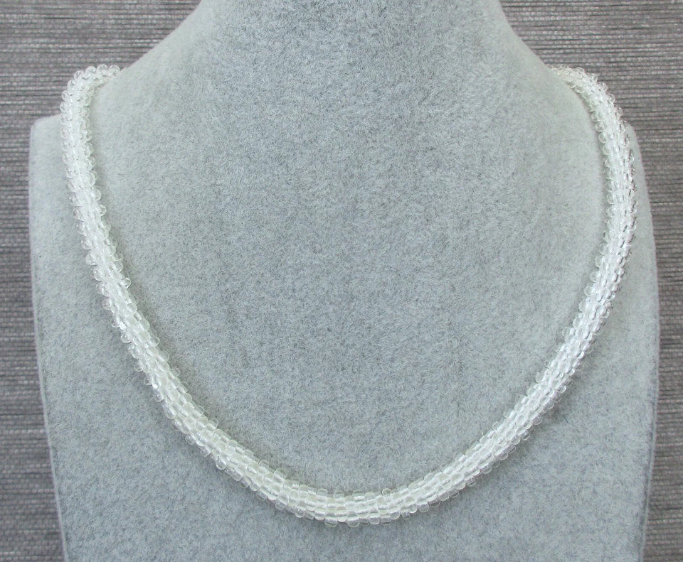 (C07)  Kunstperlenkette  Weiß/transparent   ca 50cm mit Magnetverschluß - Bild 1 von 1