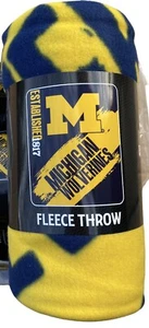 Michigan Wolverines Fleece Blanket Throw Fleece NCAA Soft New NWT Licensed Merch - Picture 1 of 2