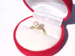 Pearl and Diamond ring - (10K) Solid GOLD (Size 6.5) - Picture 1 of 12