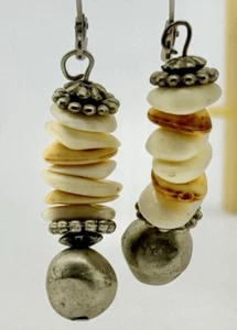 Pendientes colgantes colgantes vintage concha y piedra color peltre - Imagen 1 de 2