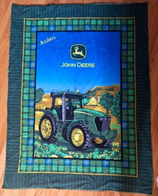 Cobertor xadrez verde lã logotipo John Deere 44 x 58 bordado Joshua - Imagem 1 de 3