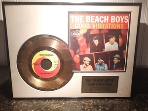 THE BEACH BOYS 24k gold plated 45 rpm record limited edition of 2500. 238/2500 - Foto 1 di 4