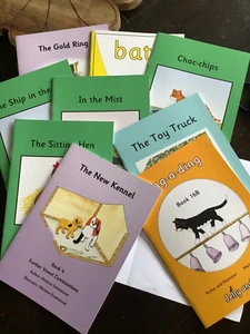 10 x SCHOOL READING BOOKS ASST TITLES - Imagen 1 de 2
