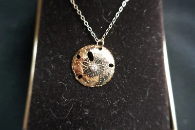 NUEVO COLLAR COLGANTE DÓLAR ARENA RELLENO ORO 14K KARAT NICOLO BRECCI CON DIAMANTE Foto 1 de 4