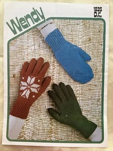 Wendy knitting pattern 1835. DK gloves & mitts. Original. - Picture 1 of 4