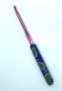 Handmade Polymer Clay Handle Metal Crochet Hook 4.5mm Beautiful Comfortable Grip - Picture 1 of 2