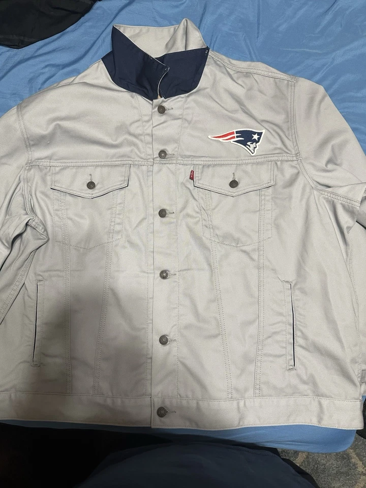 LEVI'S NFL TWILL TRUCKER GRAY JACKET NEW ENGLAND PATRIOTS Size Small