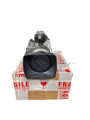 Canon DM-GL1A 3CCD Mini DV GL1 NTSC Digital Camcorder NO BATTERY OR ACCESSORIES - Image 1 of 3