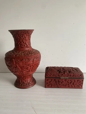 Lote de dos artículos de cinabrio chino jarrón caja de estampillas marcadas República antigua Foto 1 de 4