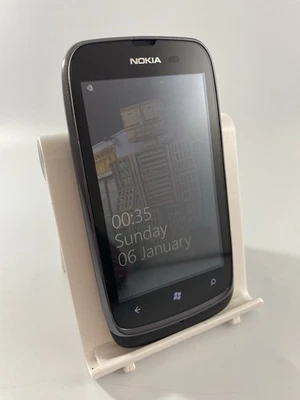 Nokia Lumia 610 Black Vodafone Network 8GB 3.7" 5MP Windows Smartphone - Image 1 of 4