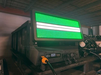 CHAUVET Strike M V1 Lavado Estroboscópico Color Lavado Cabezal Móvil 12x Disponible COMO NUEVO 1k horas Foto 1 de 4