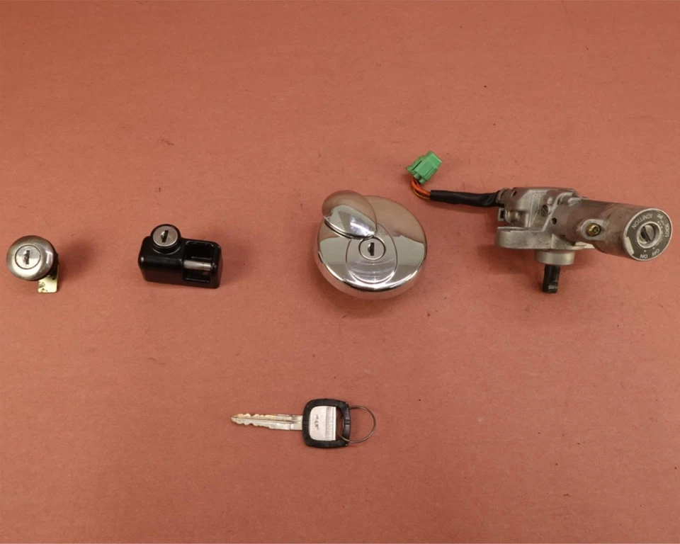 Juego de llaves de bloqueo de encendido Suzuki Boulevard C50 VL800 2005-2009 tapa de gas Foto 1 de 4