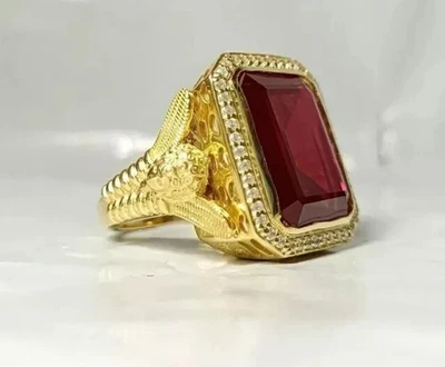 Anillo de alfil para hombre enchapado en oro amarillo de 14 quilates corte esmeralda simulado rubí rojo Foto 1 de 4