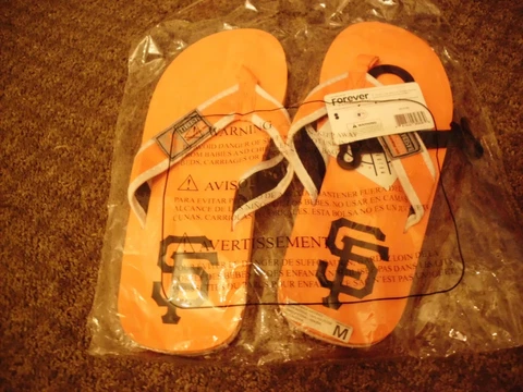 SAN FRANCISCO GIANTS ,mens flip flops, size 9-10, NEW Cover