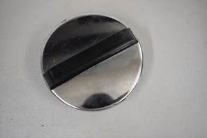 Tapa Gas Vintage Metal Cromo con Mango Negro 3.75" DIAM - Imagen 1 de 2