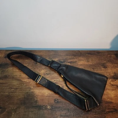 Bodhi Sling Hobo de cuero negro Foto 1 de 4